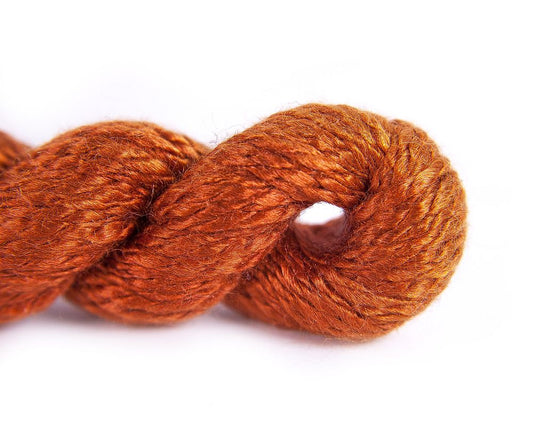 Vineyard Silk Classic - 028 Flame