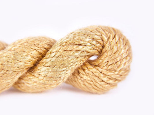 Vineyard Silk Classic - 047 Straw