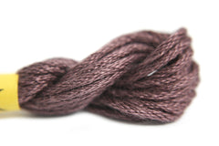 Needlepoint Inc Silk - 932 Gothic Red Range