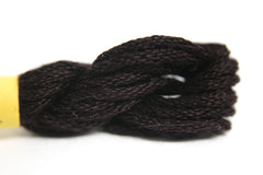 Needlepoint Inc Silk - 935 Gothic Red Range