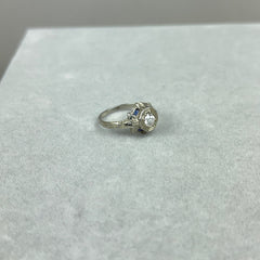 Vintage Art Deco 18k White Gold and Diamond Pyramid Ring