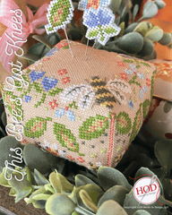 Hands On Design This Bee's Got Knees Cross Stitch Pattern