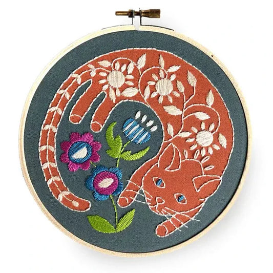 Rikrack Garden Cat Embroidery Kit