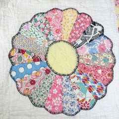 Vintage 1930s-40s Dresden Plate Patchwork Quilt with Ice Cream Cone Border