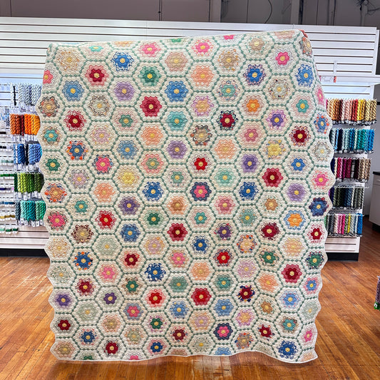 Vintage 1930s-40s Grandmother's Flower Garden Scalloped Edge Patchwork Quilt