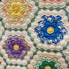 Vintage 1930s-40s Grandmother's Flower Garden Scalloped Edge Patchwork Quilt