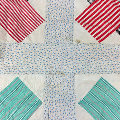 Vintage 1940s X Pattern Patchwork Quilt