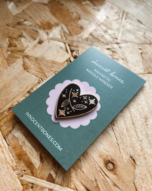 Innocent Bones Heart & Stars Magnetic Needle Minder