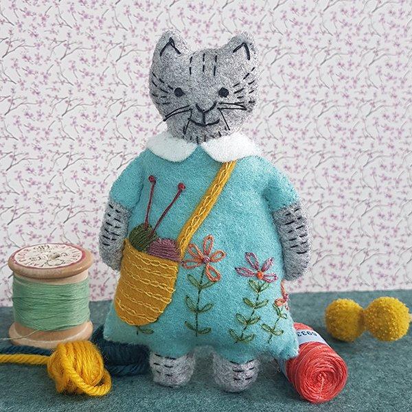 Corinne Lapierre Mrs. Cat Loves Knitting Felt Embroidery Kit