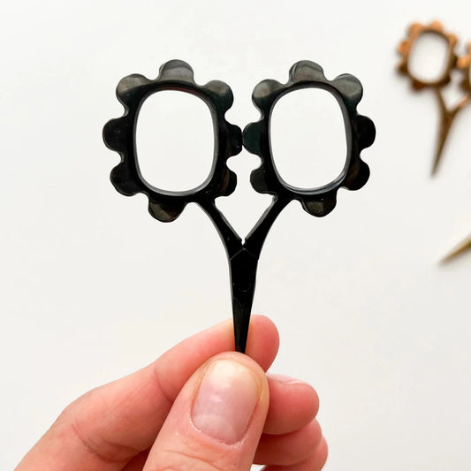 Matryoshka Doll Shop Tiny Flower Scissors - Black