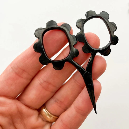 Matryoshka Doll Shop Tiny Flower Scissors - Black