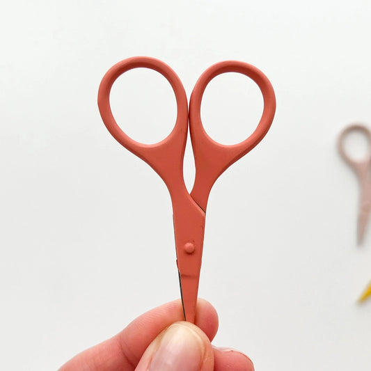 Matryoshka Doll Shop Tiny Scissors - Coral