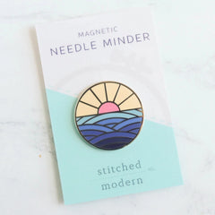 Stitched Modern Pink Horizon Magnetic Needle Minder