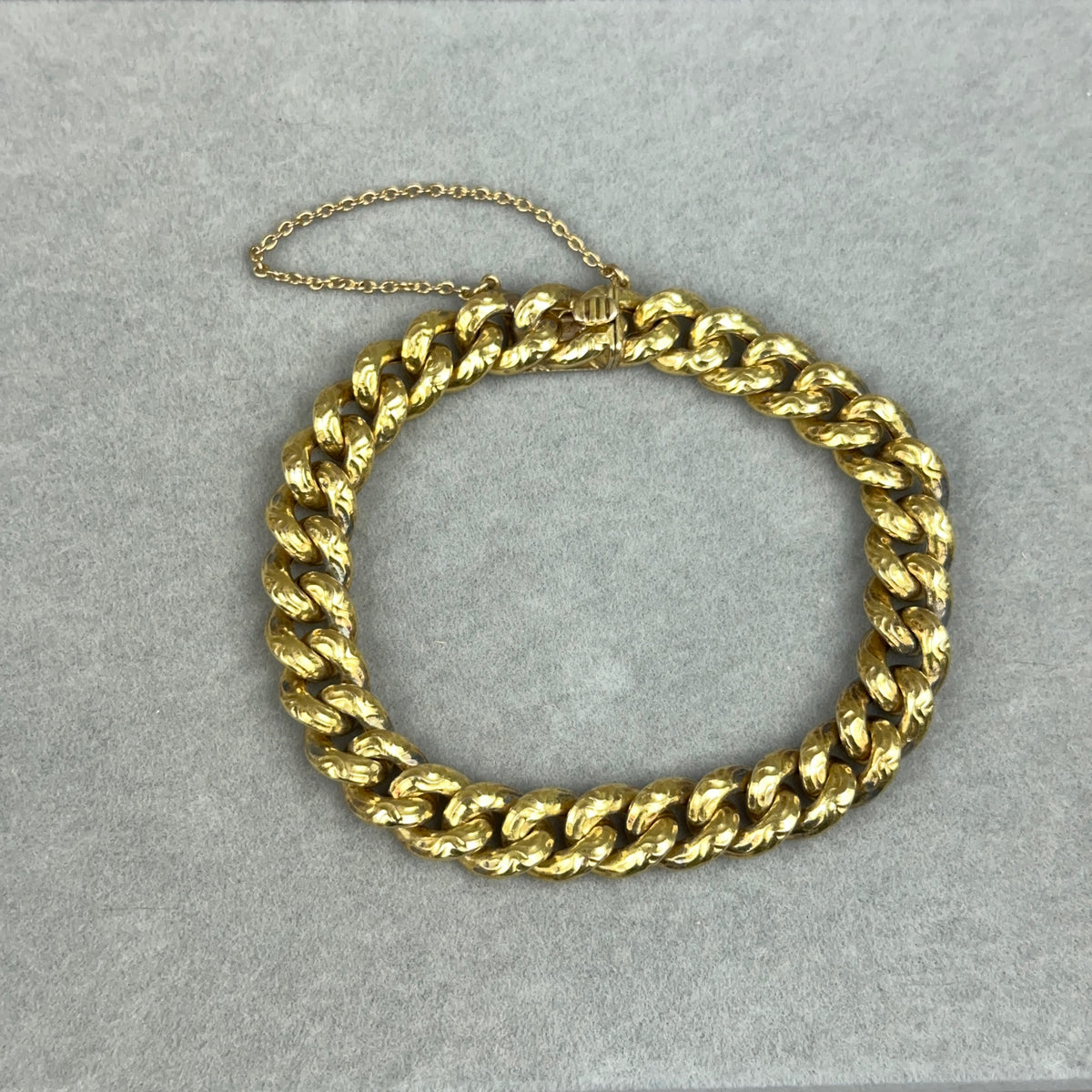 Vintage 14k Gold Wavy Engraved Curb Chain Bracelet