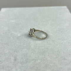 Vintage Art Deco 18k White Gold and Diamond Pyramid Ring