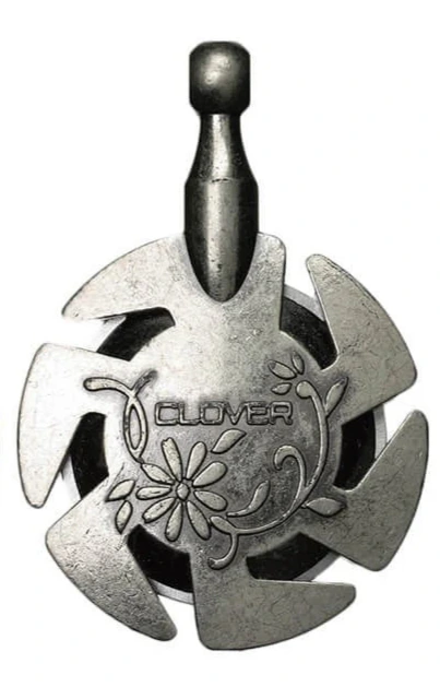 Clover Thread Cutter Pendant - Antique Pewter