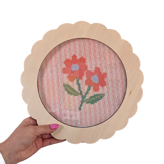 Fraymeworks Scallop Round Needlepoint Frame - 8 inch round