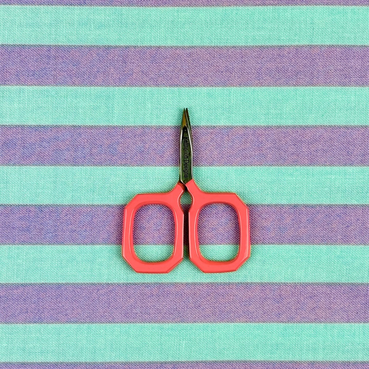 Kelmscott Designs Little Gems Embroidery Scissors - Fuschia