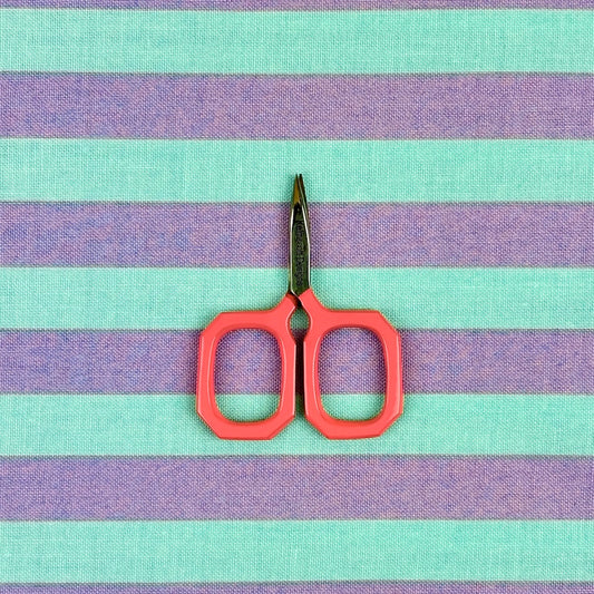 Kelmscott Designs Little Gems Embroidery Scissors - Fuschia