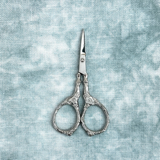 Kelmscott Designs Tudor Rose Embroidery Scissors - Silver