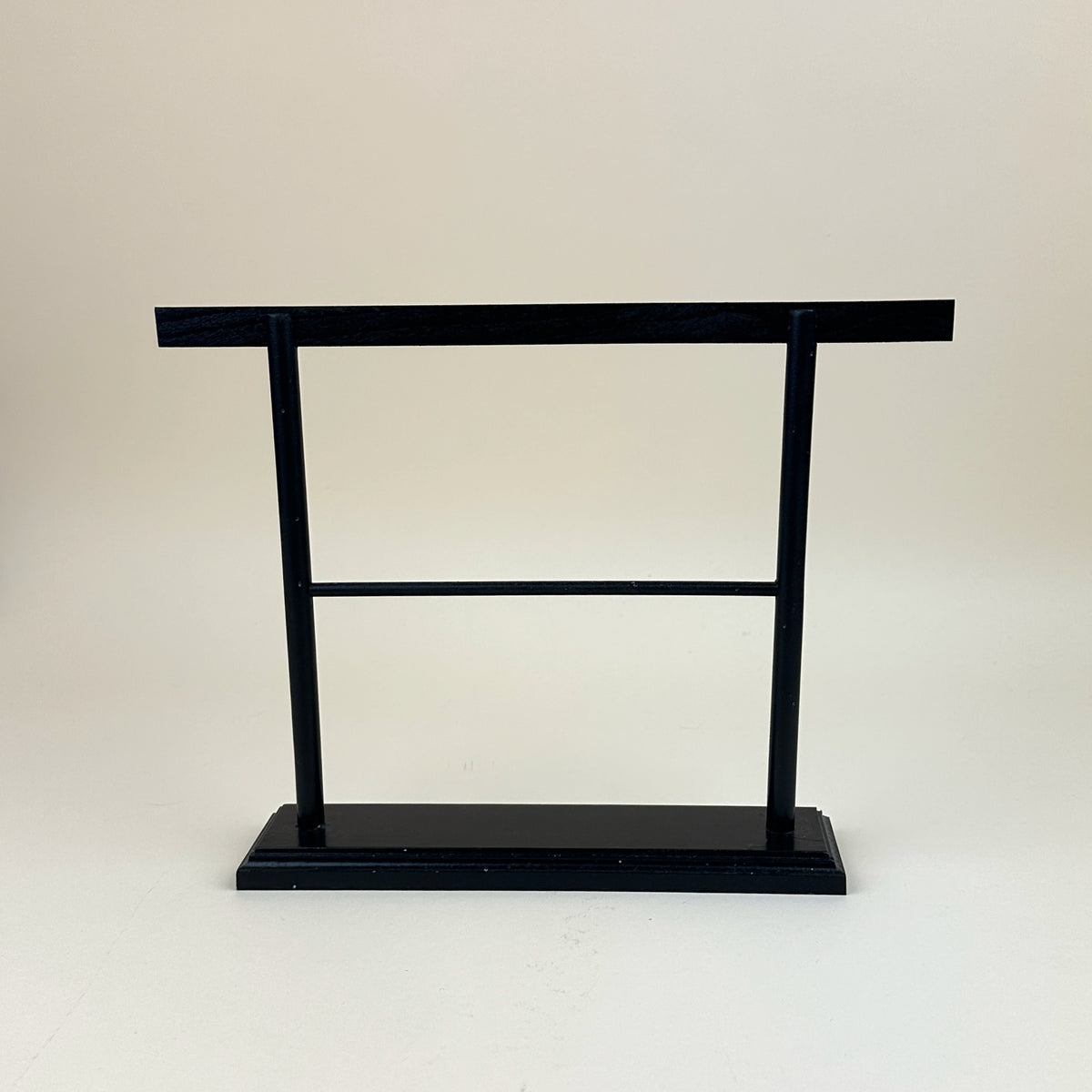 Lee's Needle Arts Kimono Stand (No Tassels) - Medium