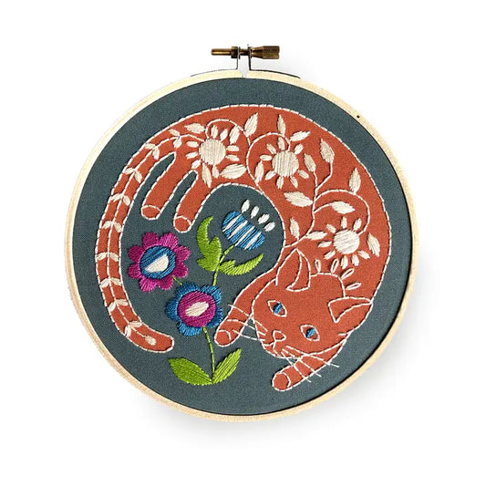 Rikrack Garden Cat Embroidery Kit