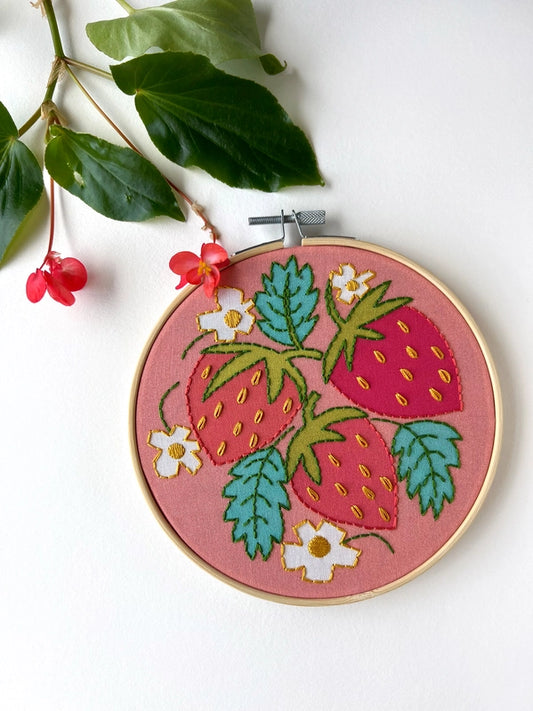 Rikrack Strawberries Embroidery Kit