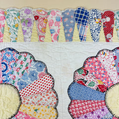 Vintage 1930s-40s Dresden Plate Patchwork Quilt with Ice Cream Cone Border