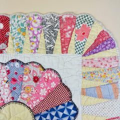 Vintage 1930s-40s Dresden Plate Patchwork Quilt with Ice Cream Cone Border