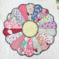 Vintage 1930s-40s Dresden Plate Patchwork Quilt with Ice Cream Cone Border