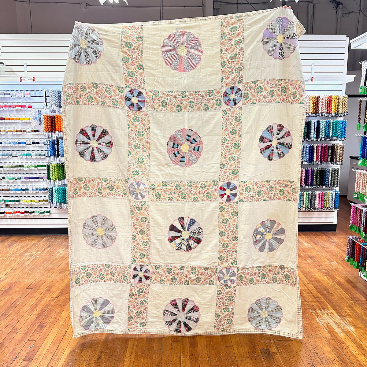 Vintage 1930s-40s Paisley Dresden Plate Patchwork Quilt