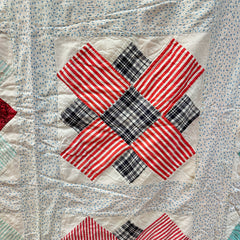 Vintage 1940s X Pattern Patchwork Quilt