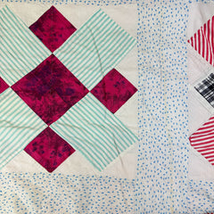 Vintage 1940s X Pattern Patchwork Quilt