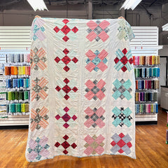 Vintage 1940s X Pattern Patchwork Quilt